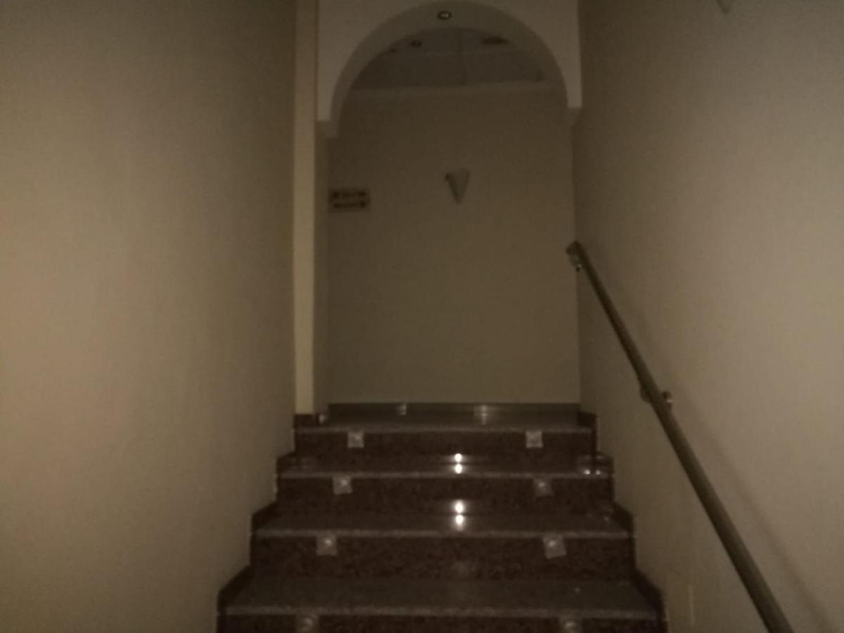Lindaraja Albolote Buitenkant foto